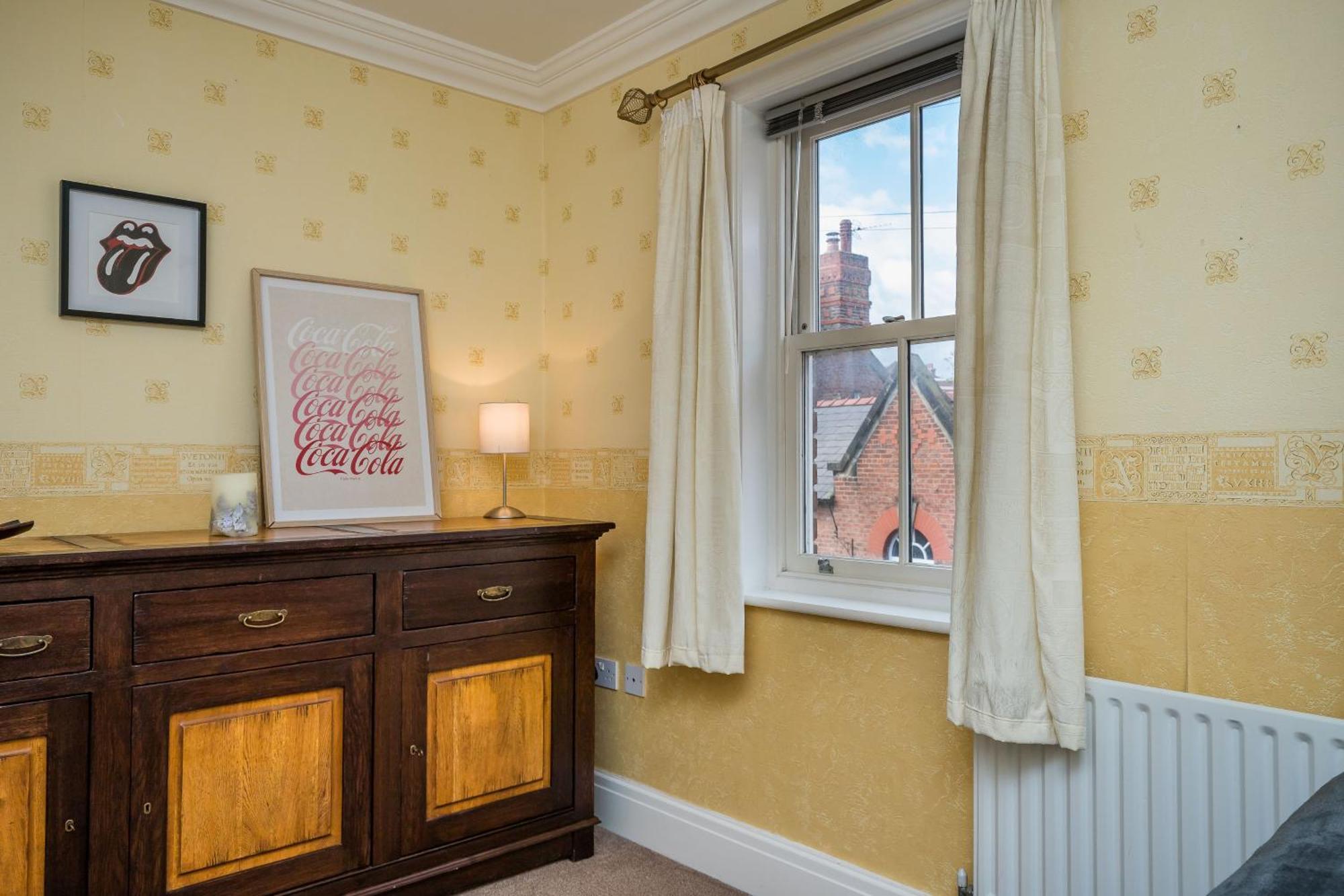 Hotel Spacious, 3 Bed House For 6 In Central Chester Extérieur photo