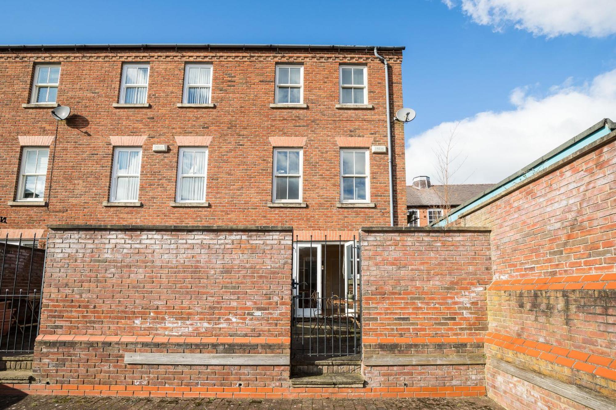 Hotel Spacious, 3 Bed House For 6 In Central Chester Extérieur photo