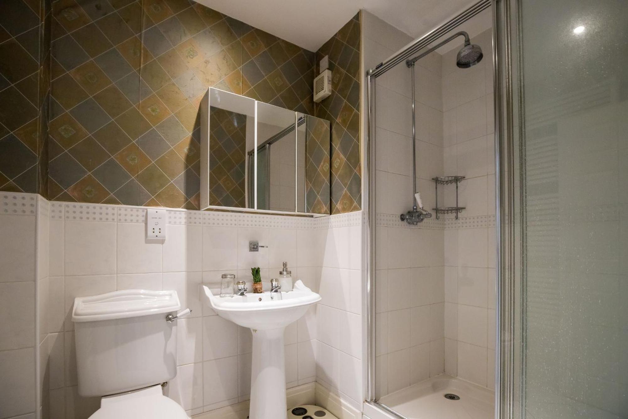 Hotel Spacious, 3 Bed House For 6 In Central Chester Extérieur photo