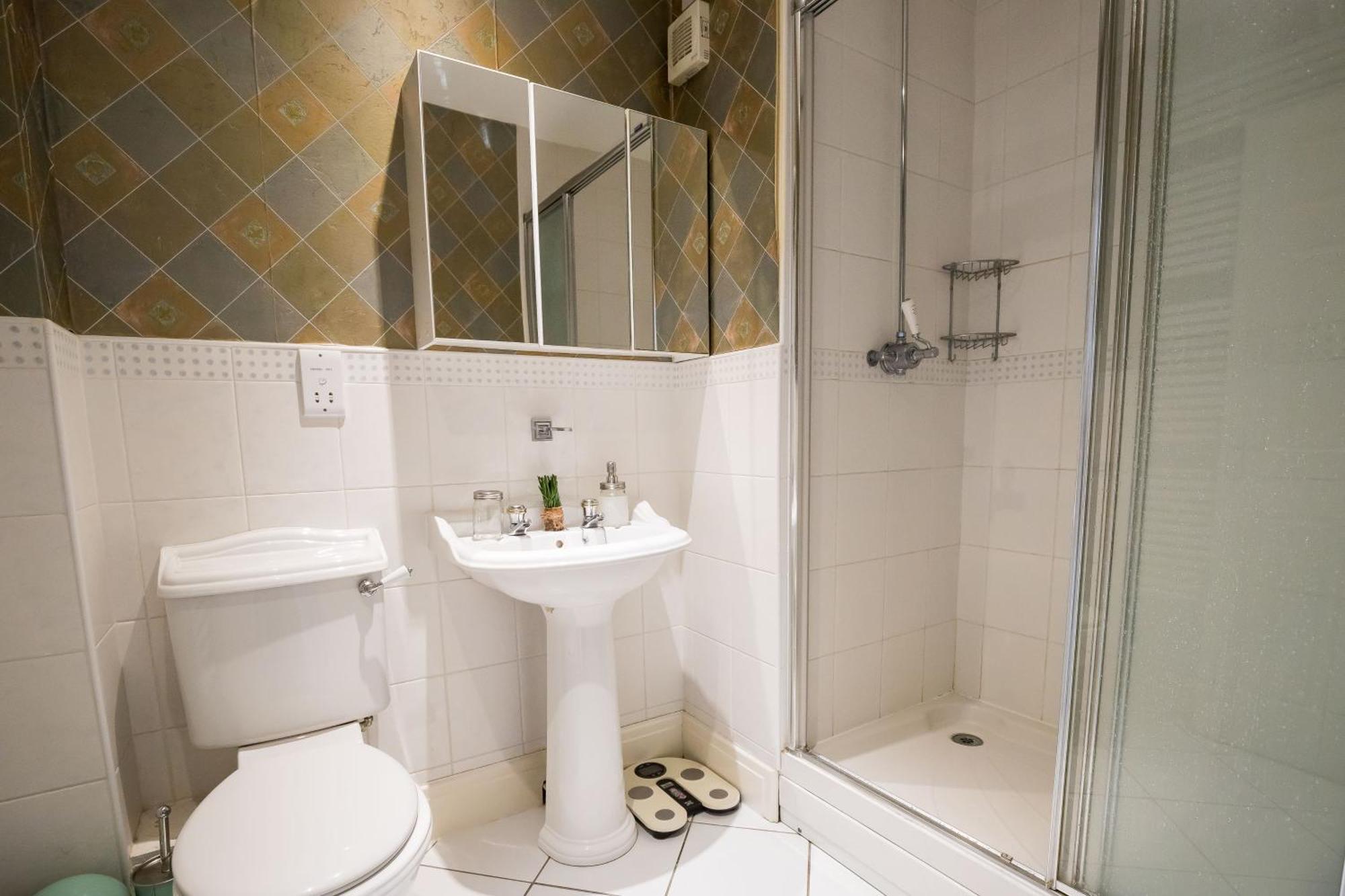 Hotel Spacious, 3 Bed House For 6 In Central Chester Extérieur photo